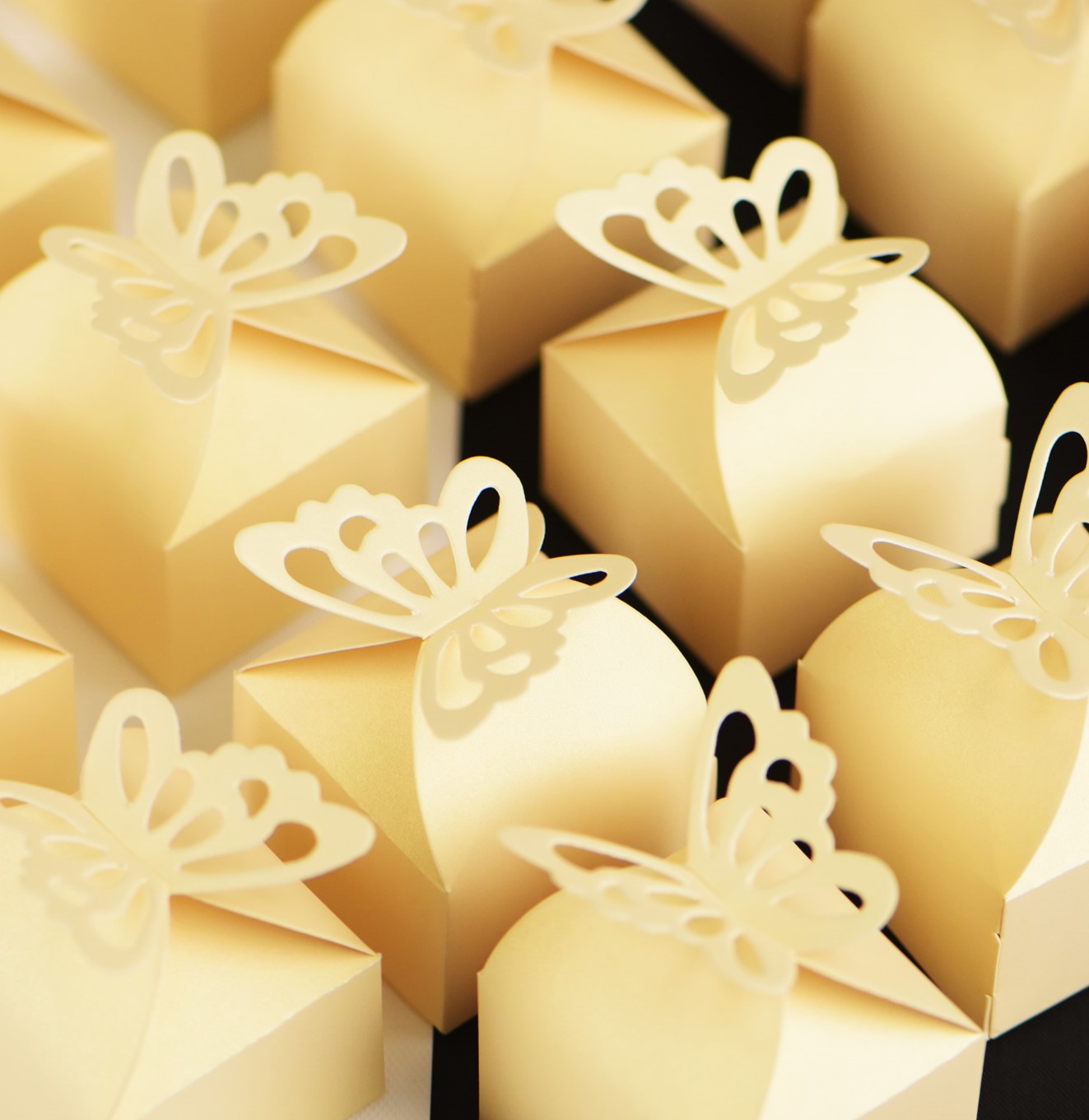 توزيعات توفانا (كبسولات العود العسلي)