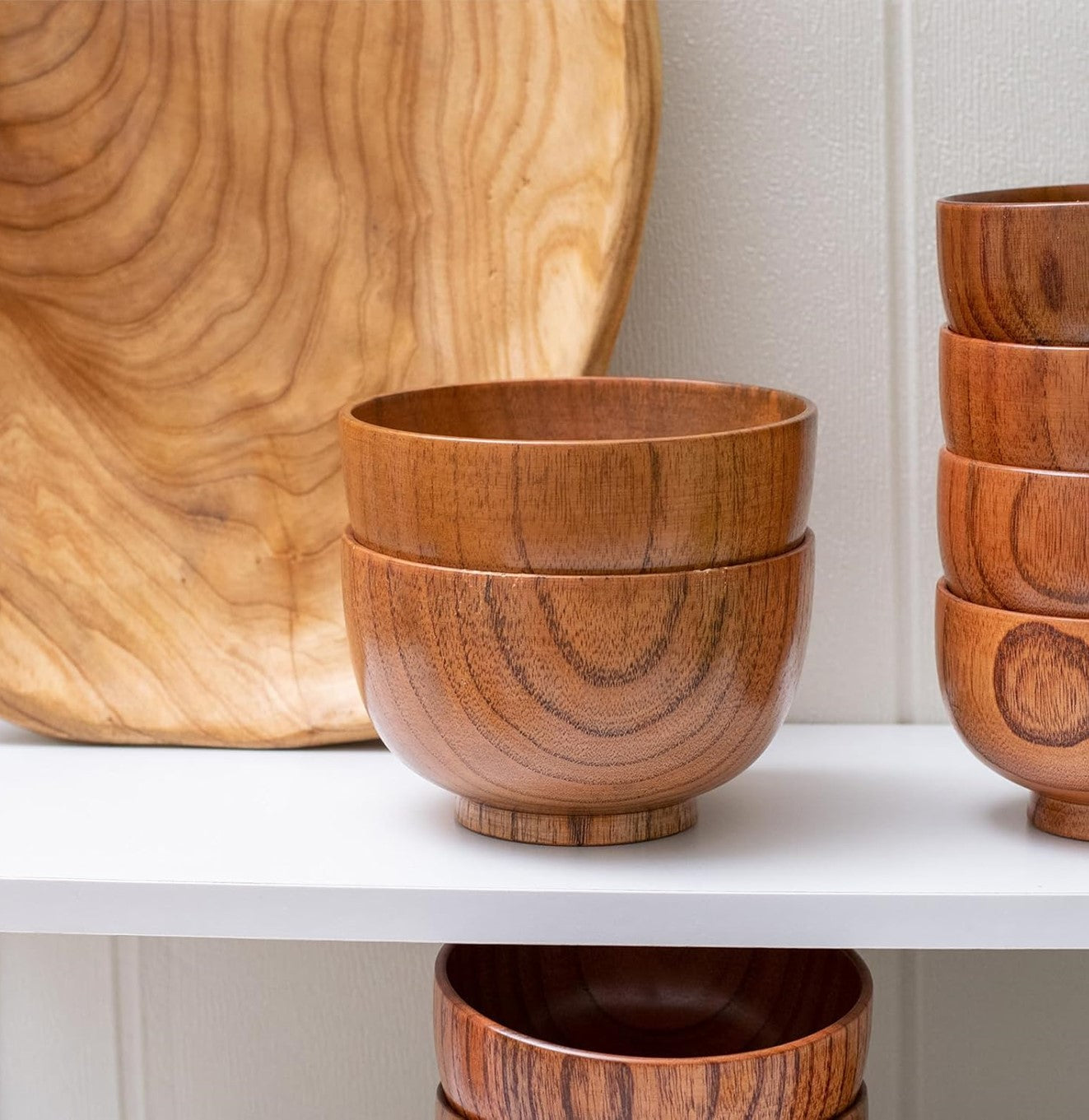 وعاء من الخشب على الطراز الياباني