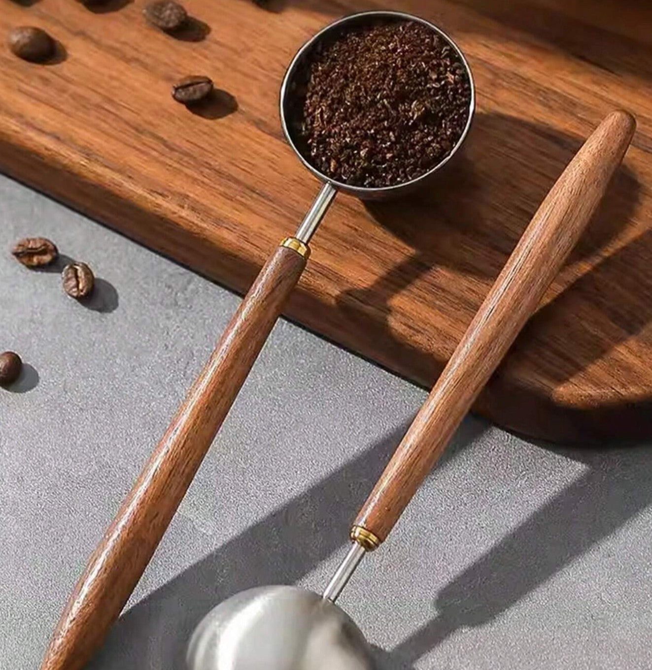 ملعقة قهوة بمقبض من خشب الجوز