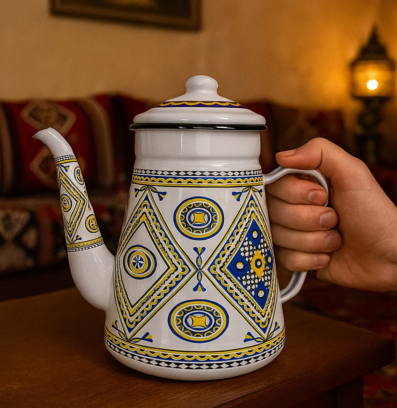 إبريق غضار تراثي نقشة فنية أصيلة بروح الماضي