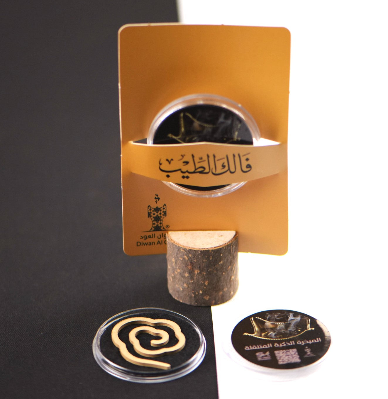 توزيعة فالك الطيب مع قاعدة خشبية