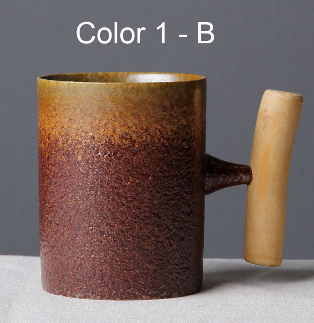 أكواب السيراميك بتأثير معدني و مقبض خشبي