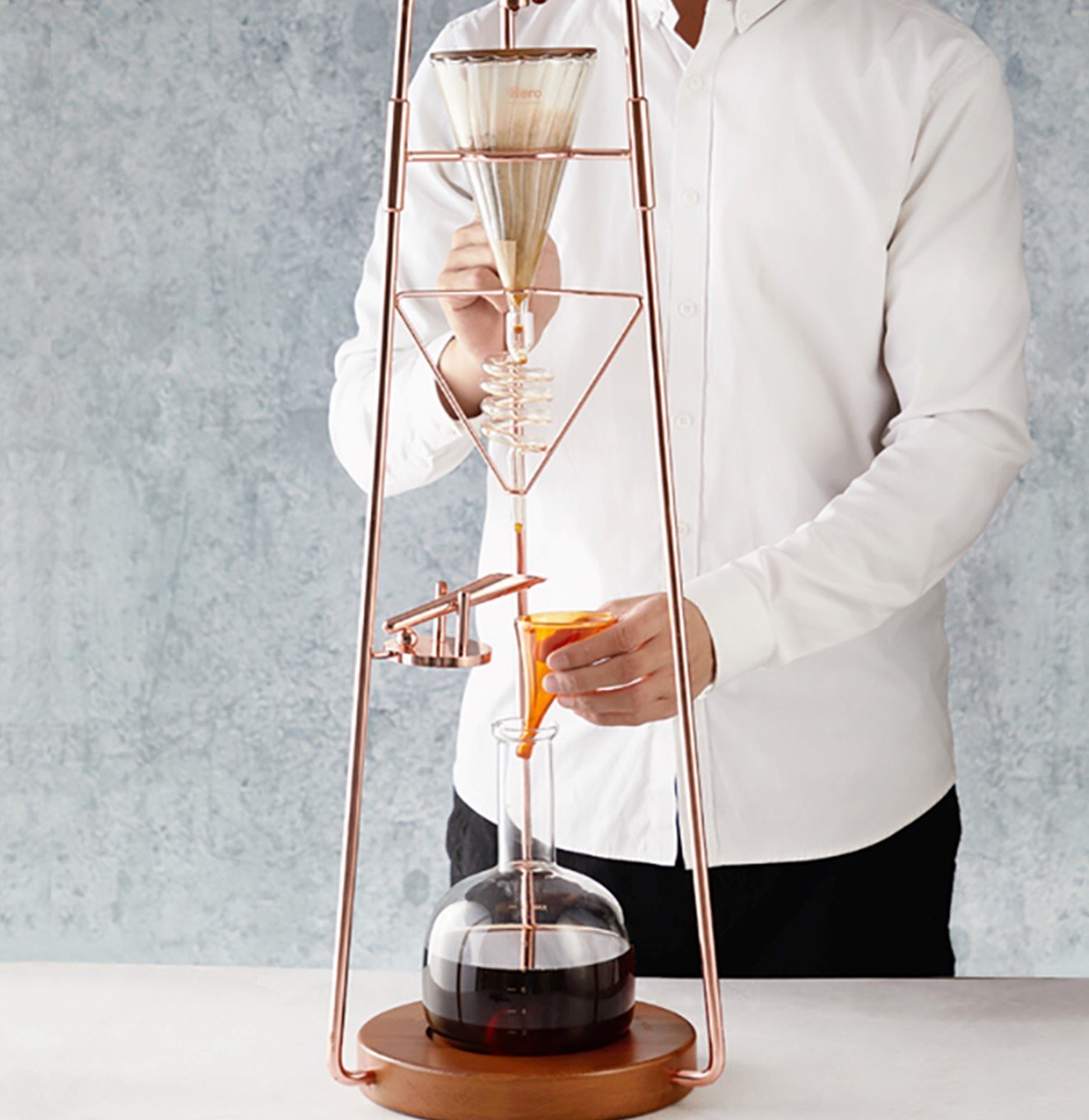 ستاند تقطير القهوة العملاق للمتخصصين