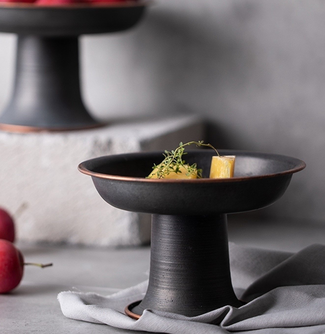 صينية أنيقة لتقديم الكعك والحلوى