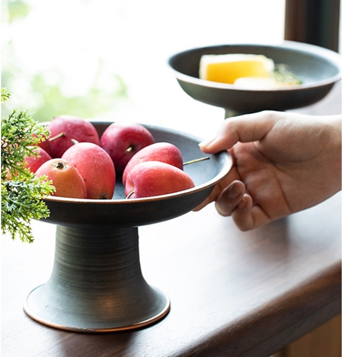 صينية أنيقة لتقديم الكعك والحلوى