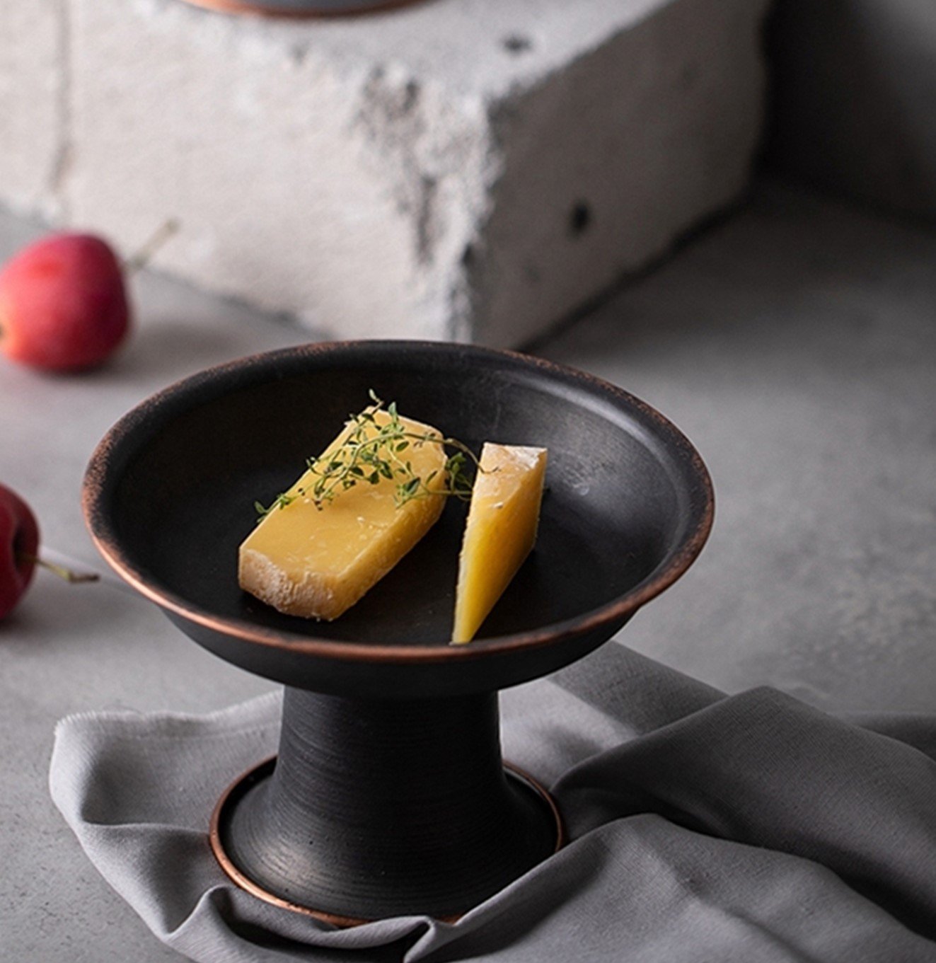 صينية أنيقة لتقديم الكعك والحلوى