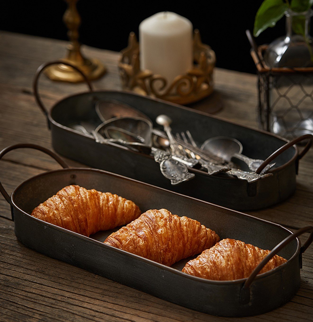 صينية بيضاوية على الطراز الأوربي