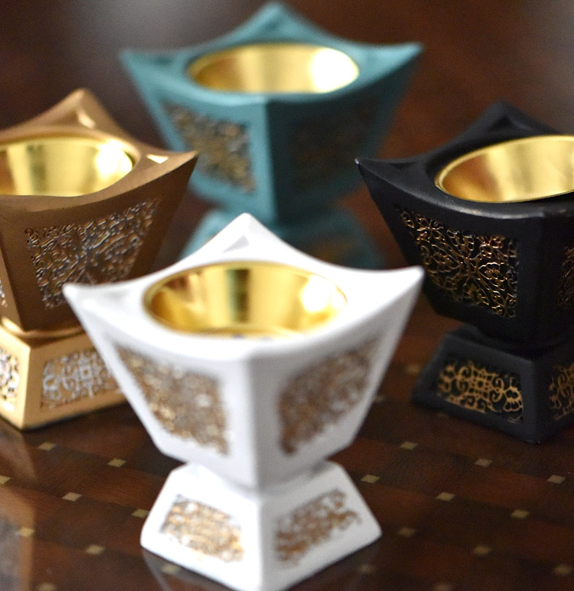 مبخرة محمولة (ميني) بتصميم عصري وزخارف رائعة