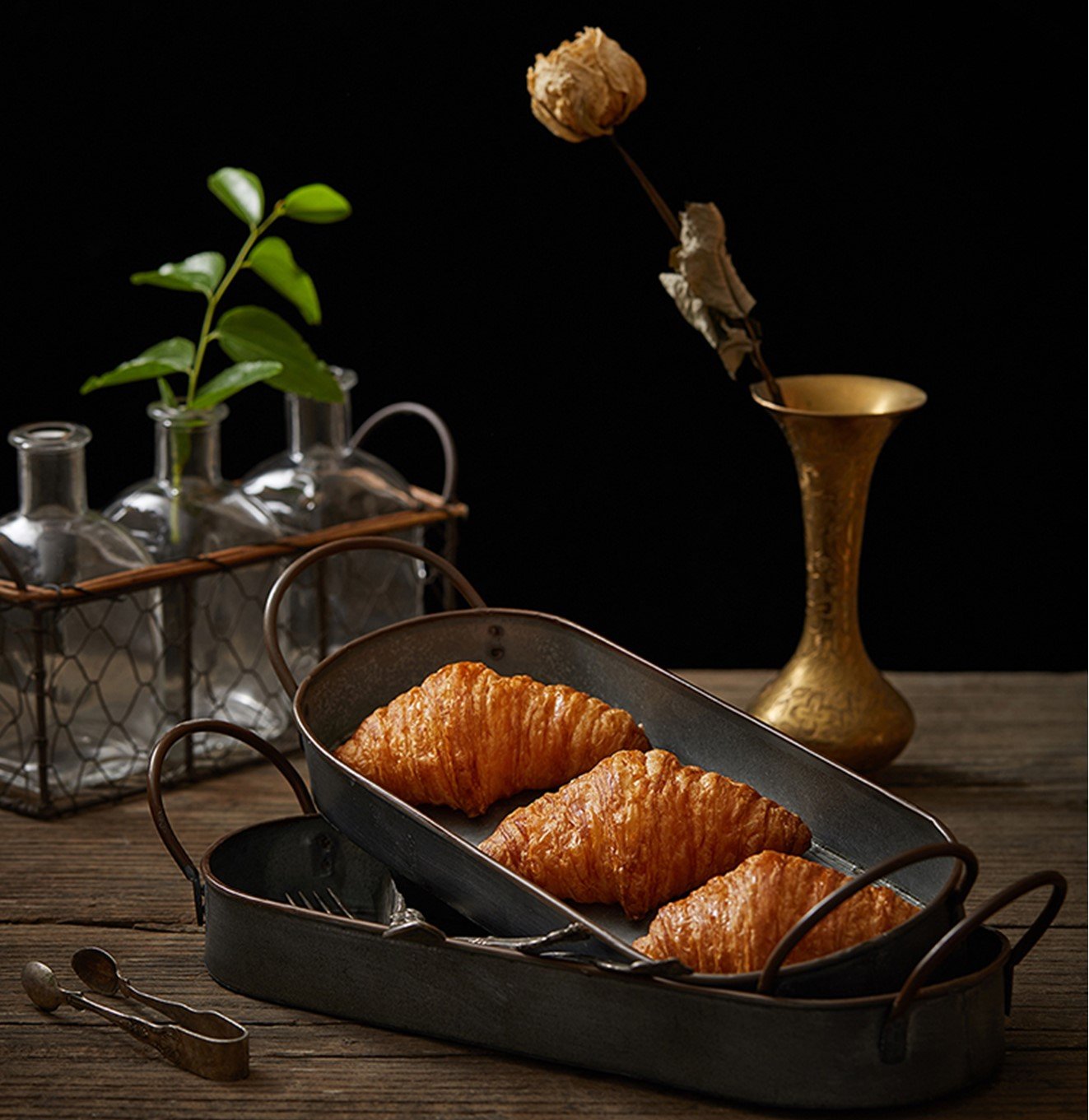 صينية بيضاوية على الطراز الأوربي