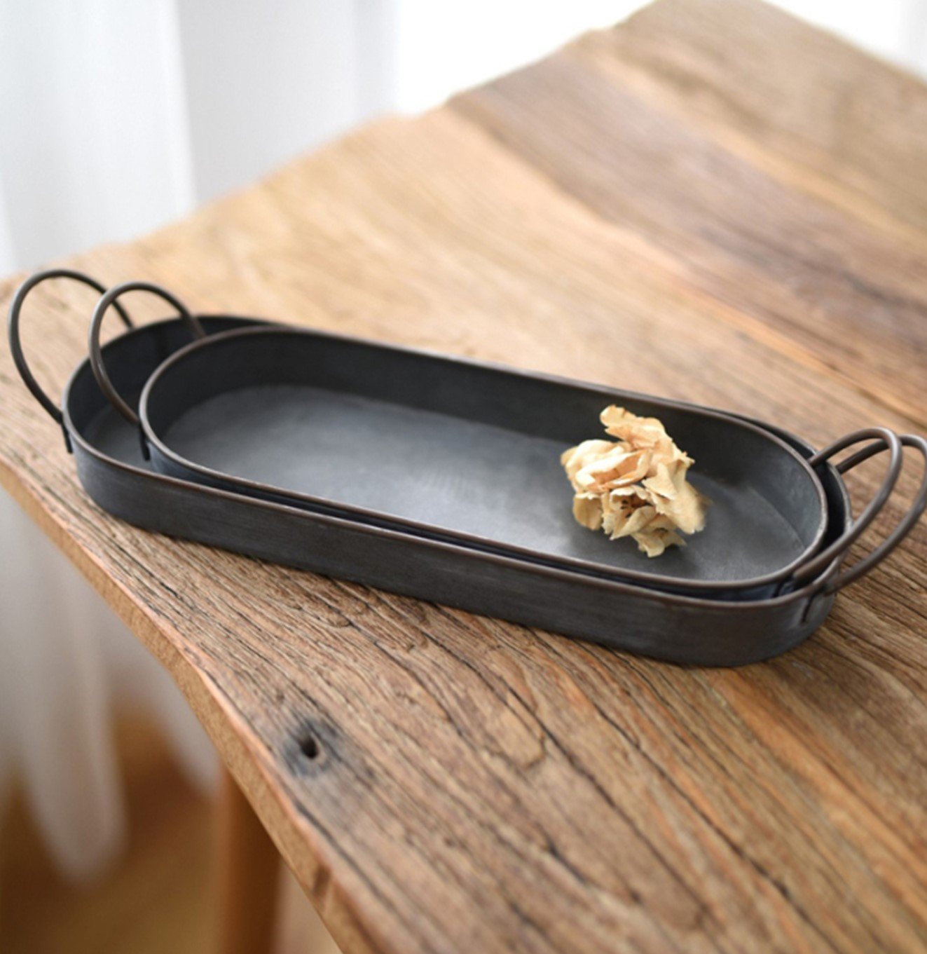 صينية بيضاوية على الطراز الأوربي