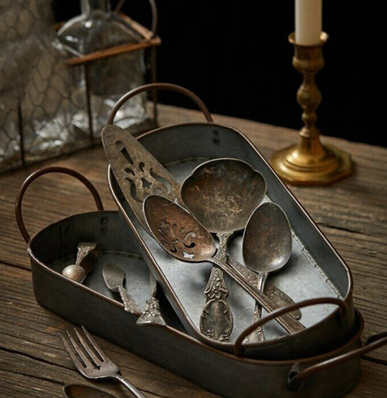 صينية بيضاوية على الطراز الأوربي