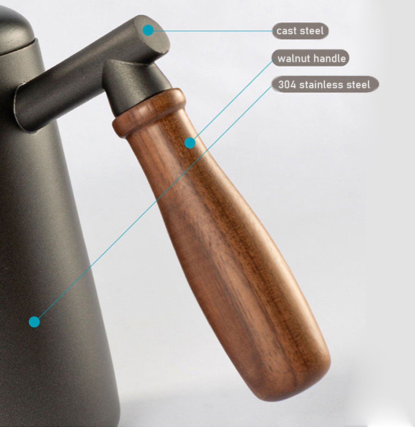 غلاية من الفولاذ بمقبض من خشب الجوز