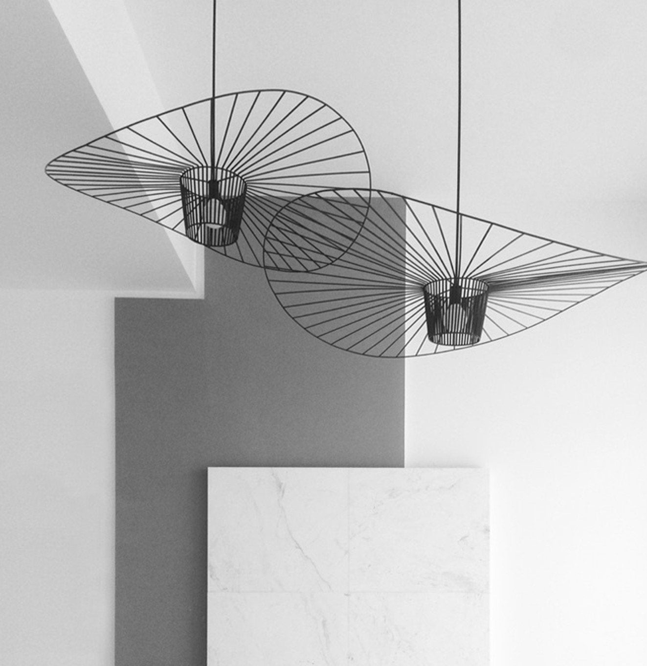 إضاءة بتصميم فريد مستوحى من أشعة الشمس