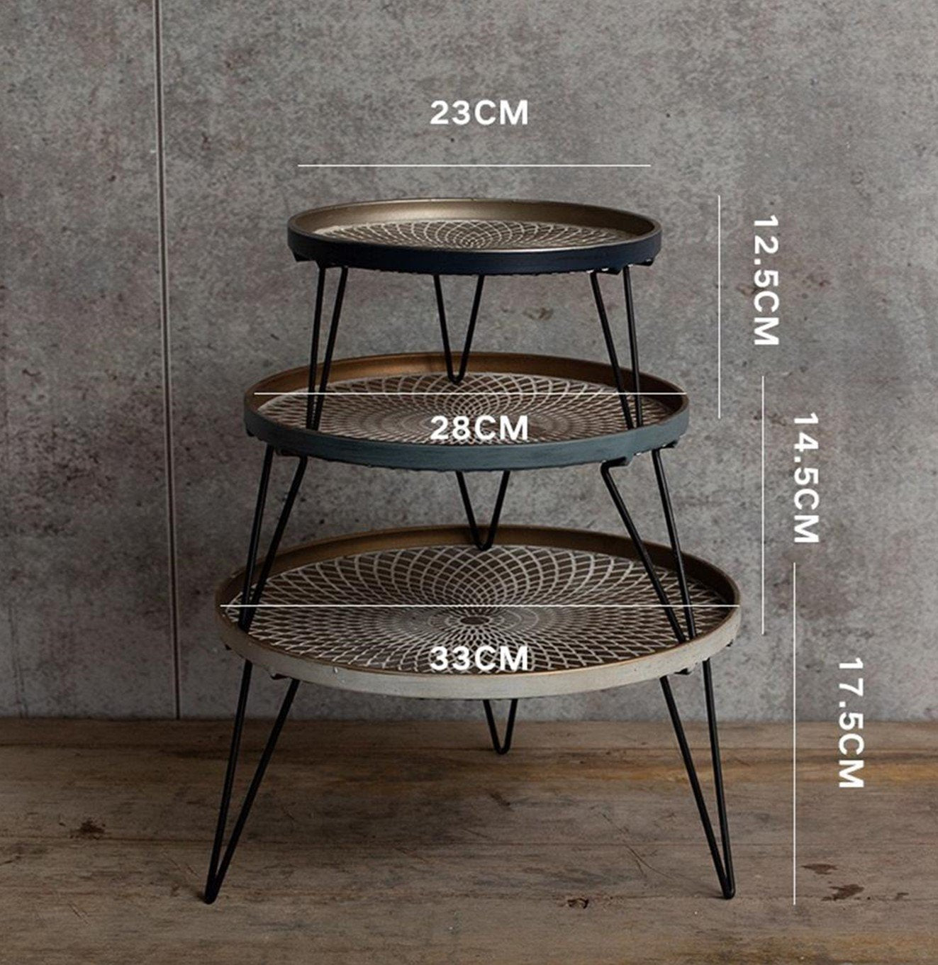 صينية كلاسيكية مزخرفة بقواعد مرتفعة