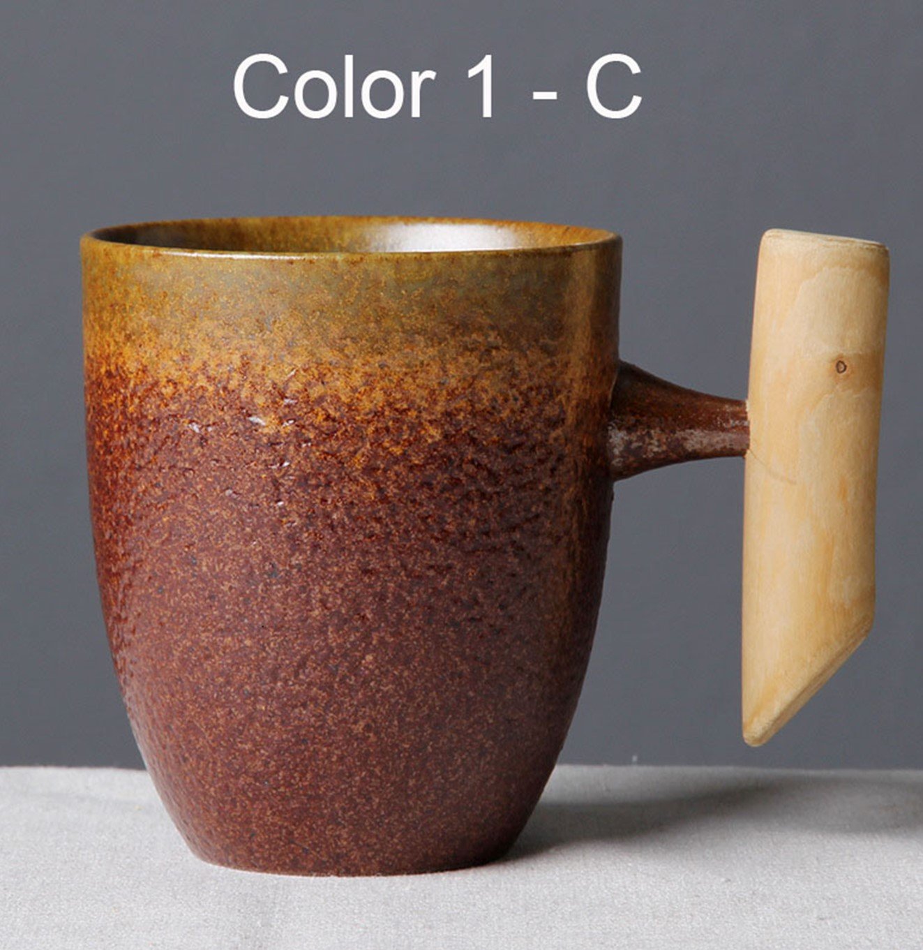 أكواب السيراميك بتأثير معدني و مقبض خشبي