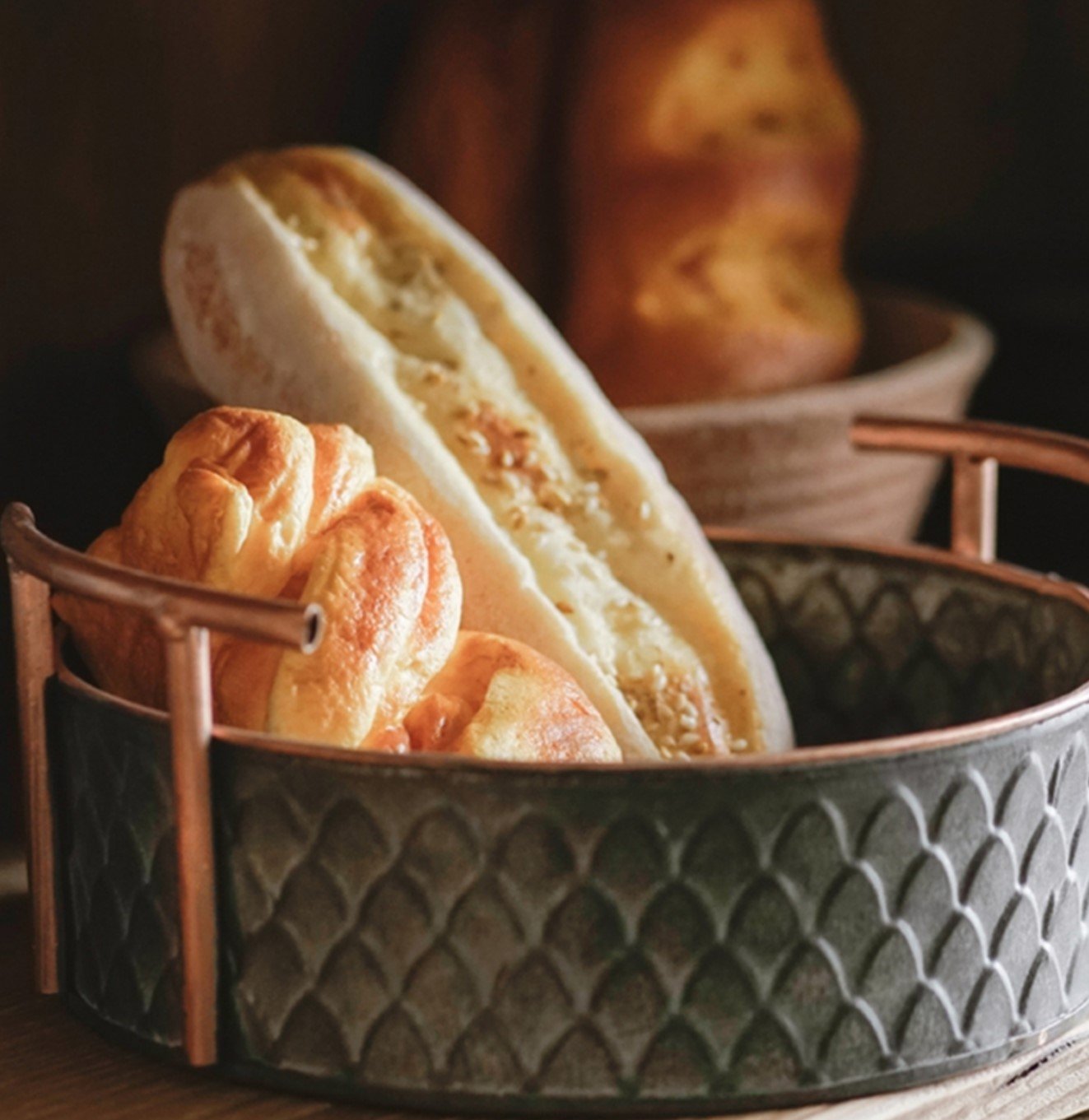 صينية معدنية فريدة من نوعها