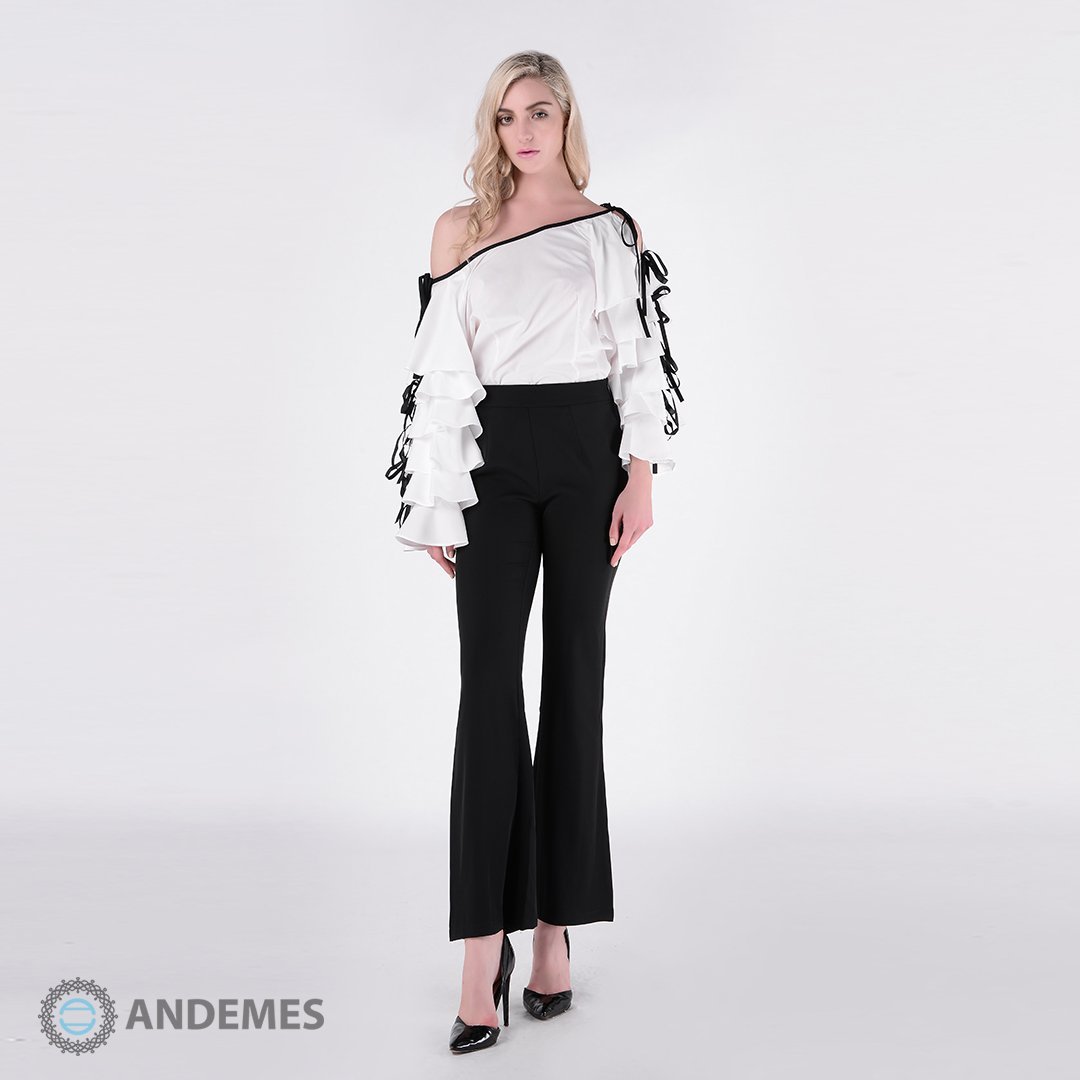 بلوزة بيضاء بتصميم رائع وأكمام طويلة على شكل طبقات - StyleeMall