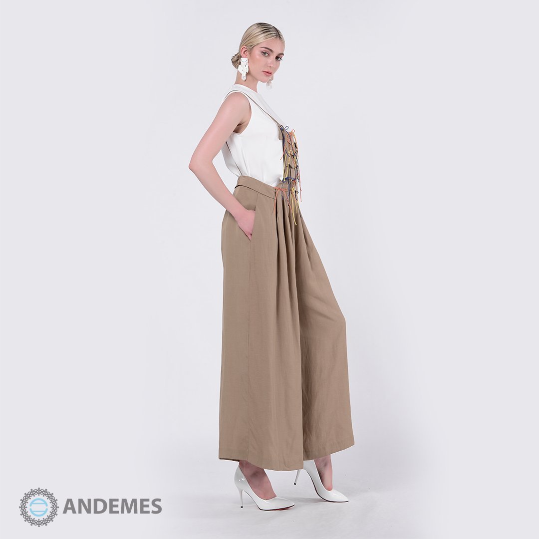 جمبسوت فضفاض بني مزين بفيونكات رائعة