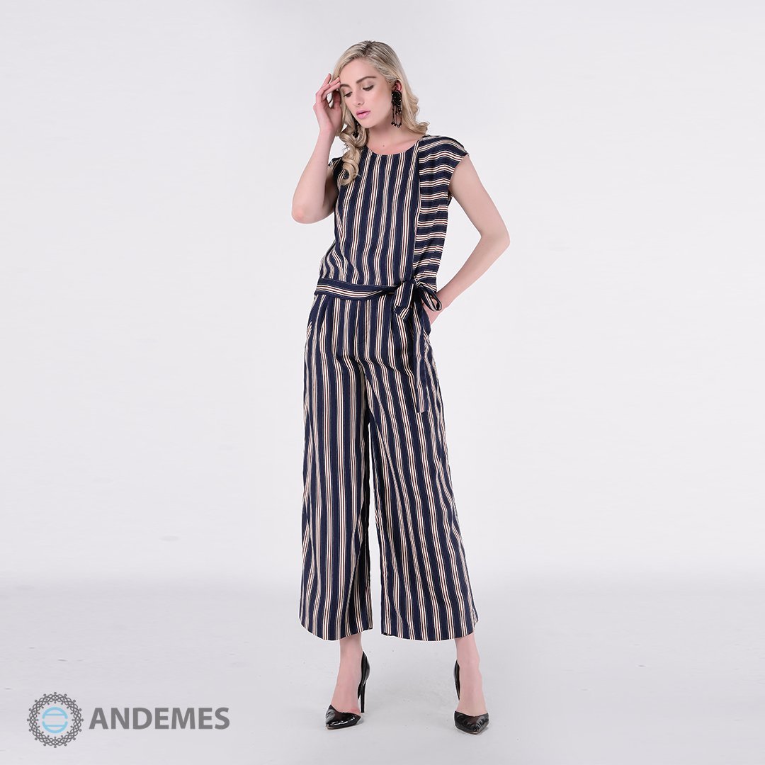 طقم بنطال وبلوزة كحلي مقلم مع شريطة في الوسط - StyleeMall