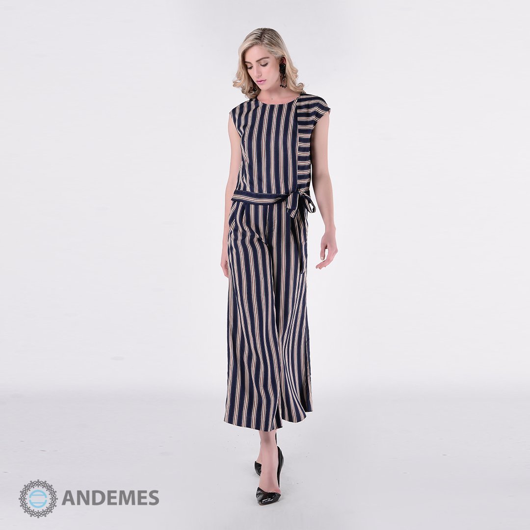 طقم بنطال وبلوزة كحلي مقلم مع شريطة في الوسط - StyleeMall