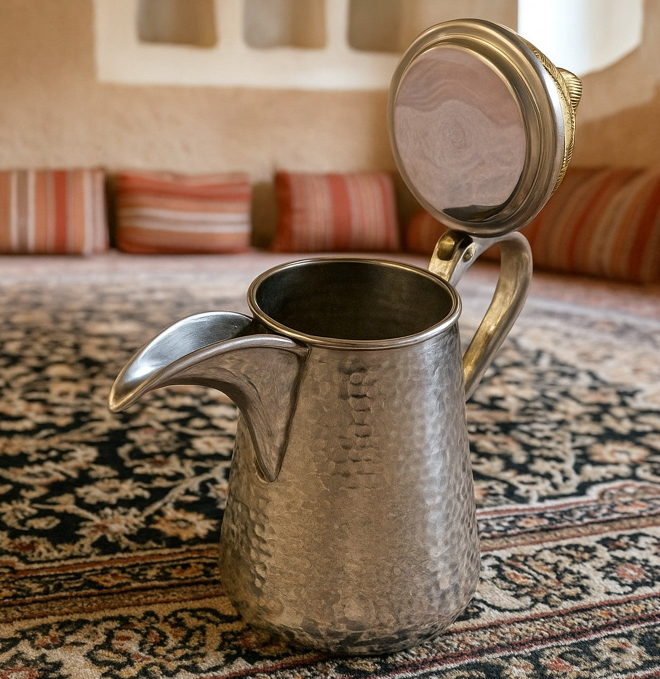 دلة قهوة نحاسية