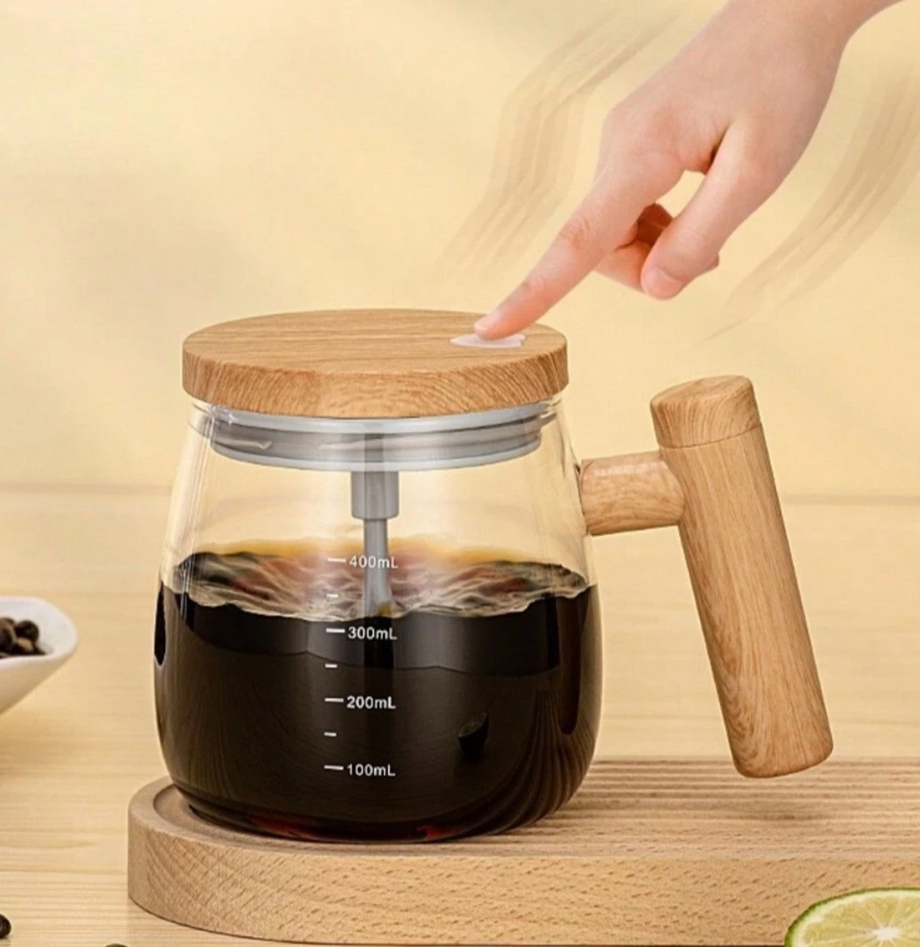 كوب خلط القهوة ذاتي التحريك (يعمل ببطارية)